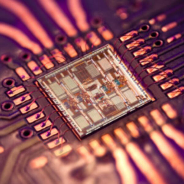 供應(yīng)，回收 [Broadcom] AFSI-R74C4SB 56Gb/s 4 通道線性 TIA（跨阻抗放大器）IC
