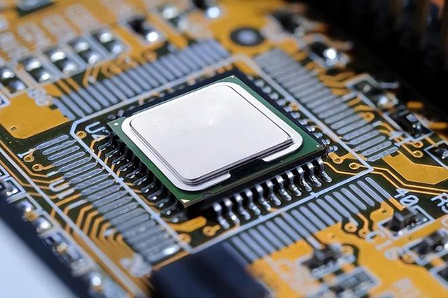供應(yīng) AMD EPYC? 處理器：EPYC 9005 系列、EPYC 7003 系列、EPYC 4004 系列